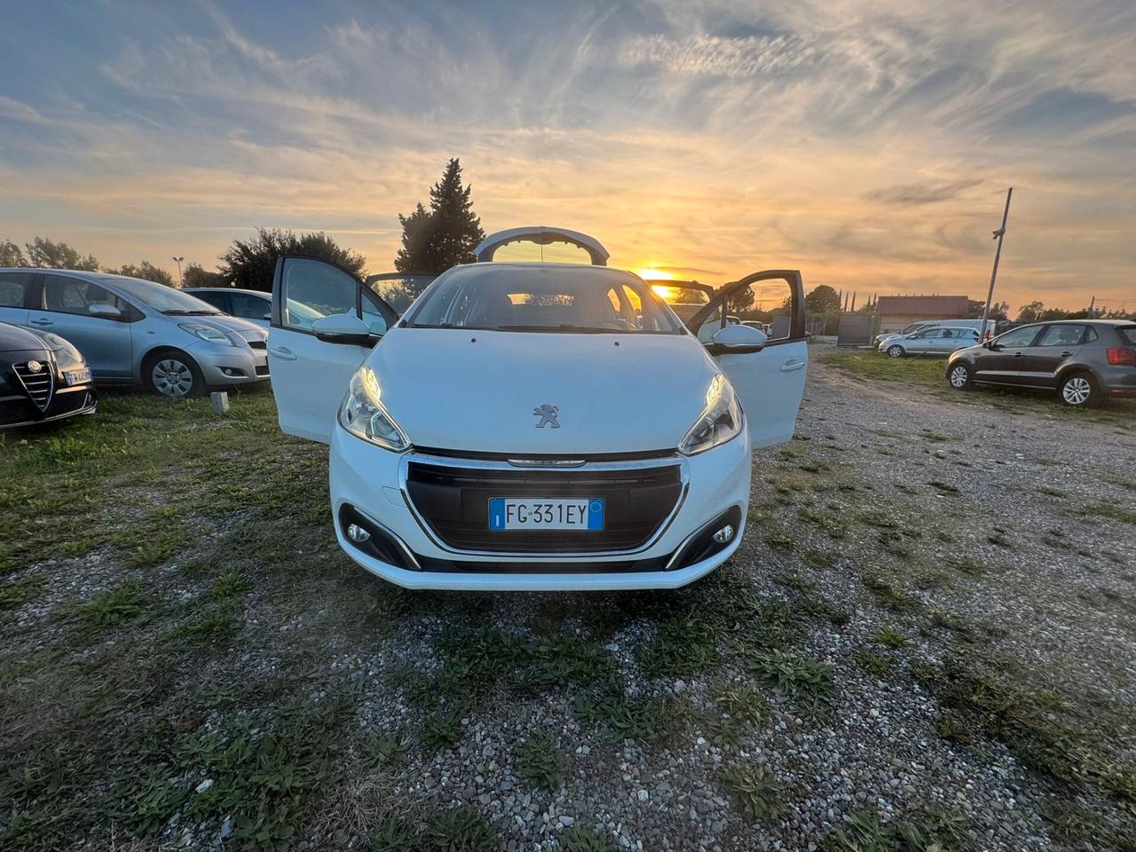 Peugeot 208 1.2 del 2016 5 porte SOLO 121.000 KM