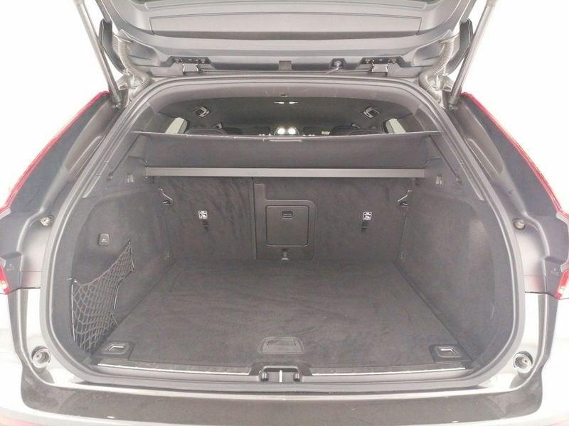 Volvo XC60 2.0 b4 R-design awd auto