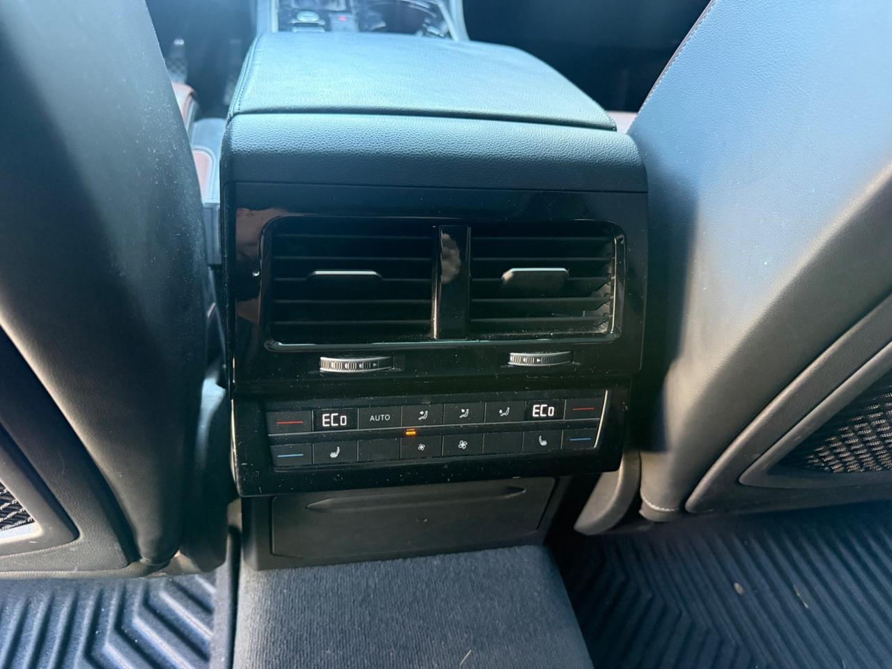 Volkswagen Touareg 3.0 V6 TDI SCR Advanced