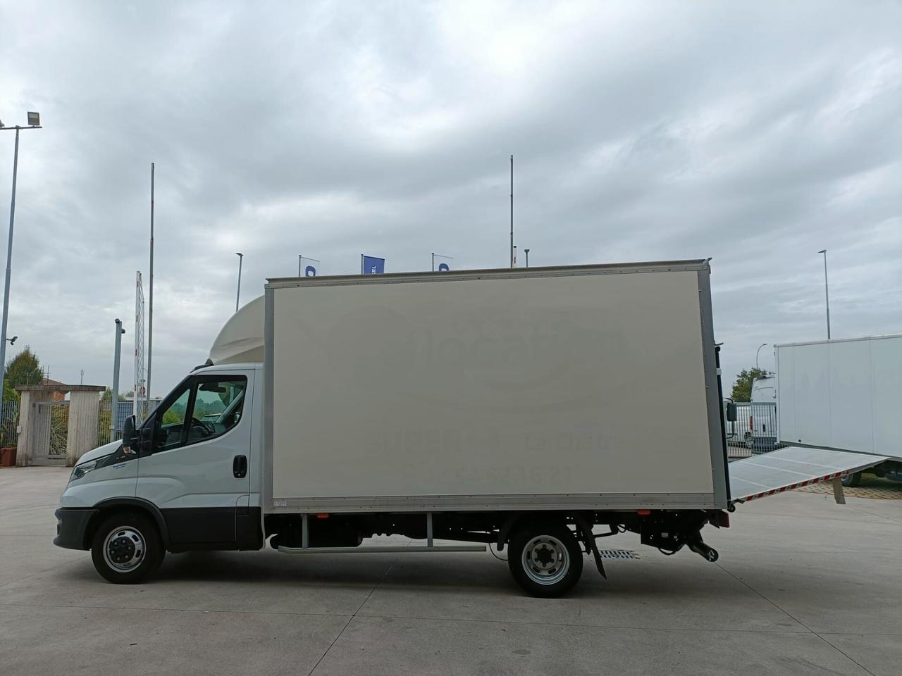 Iveco Daily 35C16 3.0 FURGONE BOX CON SPONDA