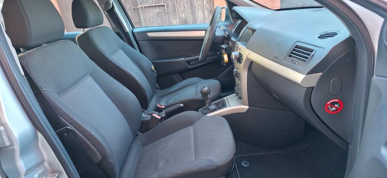 Opel Astra 1.7 CDTI 101CV 5 porte Cosmo neop