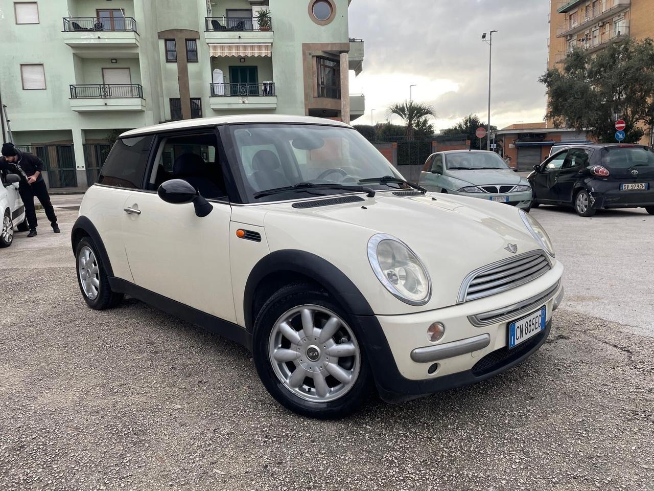 Mini Cooper One 1.6benz Full Soli100milaKM