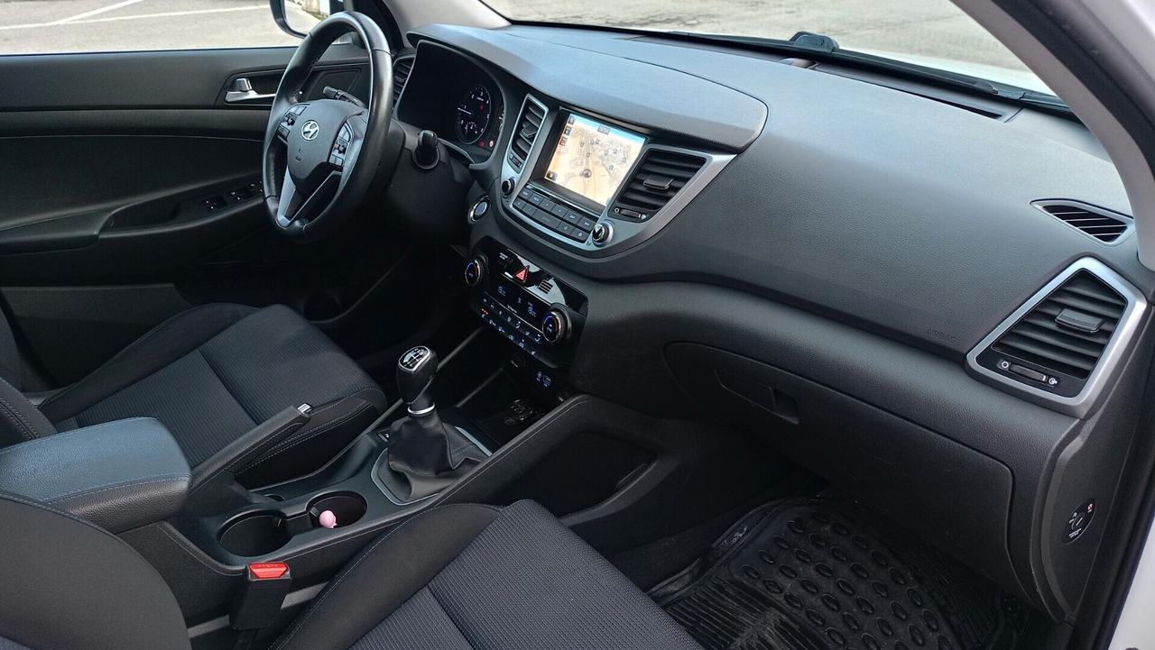 Hyundai TUCSON 1.7 CRDi 2WD Xpossible