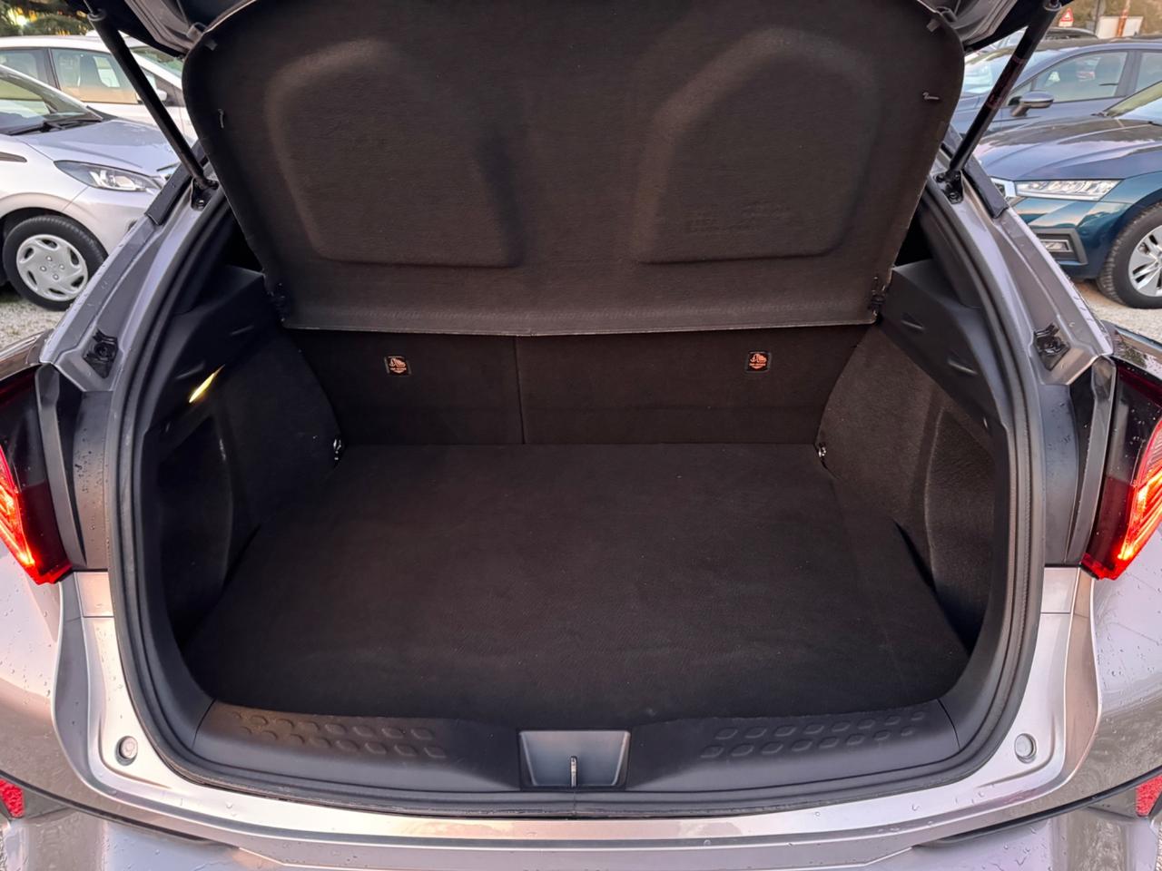 Toyota C-HR 1.8 Hybrid 122Cv E-CVT Business