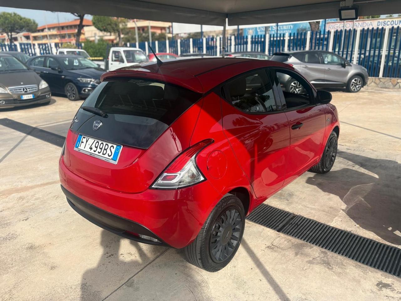 Lancia Ypsilon 1.2 69 CV 5 porte GPL Ecochic Elefantino Blu