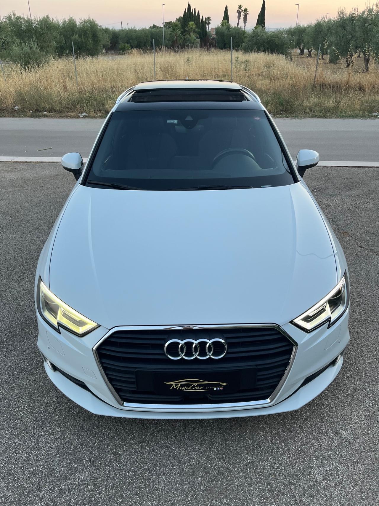 Audi A3 1.6 TDI 116 CV S tronic Design FULL TETTO PANORAMICO