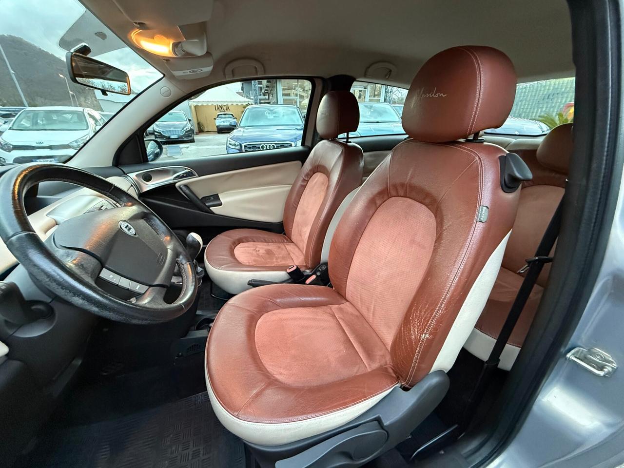 Lancia Ypsilon 1.3 MJT 90 CV Platino