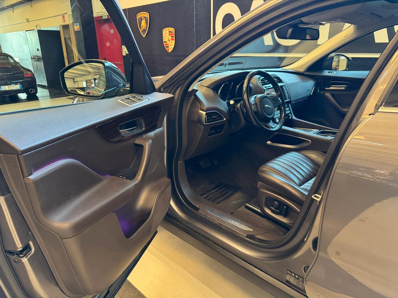 Jaguar F-Pace 2.0 D Prestige
