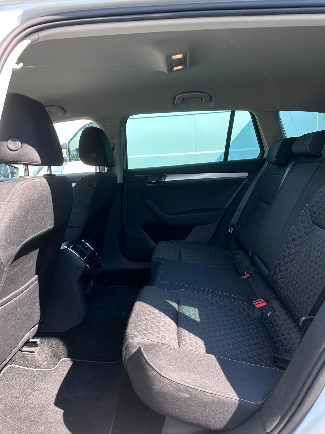 SKODA SUPERB 2.0 TDI EVO 150 CV SCR DSG WAGON EXECUTIVE