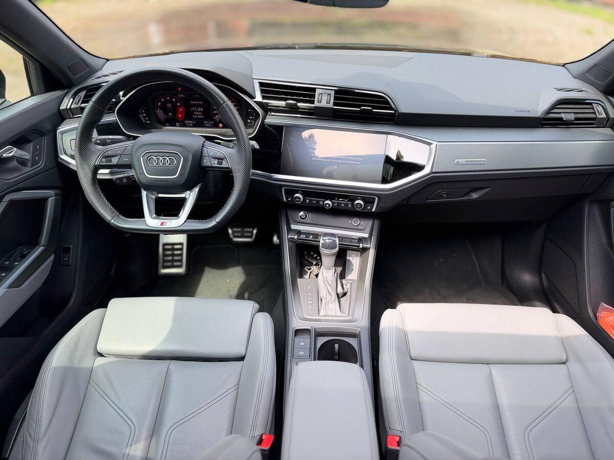 Audi Q3 Sportback 35 1.5 tfsi Identity Black s-tronic