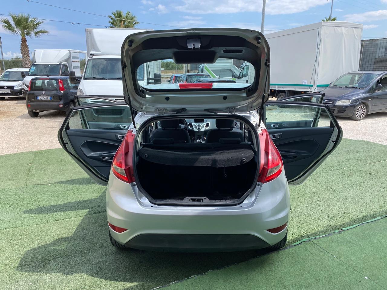 Ford Fiesta 1.4 Diesel 5 Porte Neo Patentati