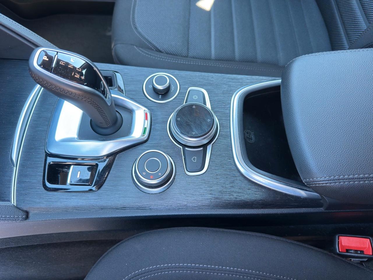 Alfa Romeo Stelvio 2.2 Turbodiesel 190 CV AT8 RWD Business