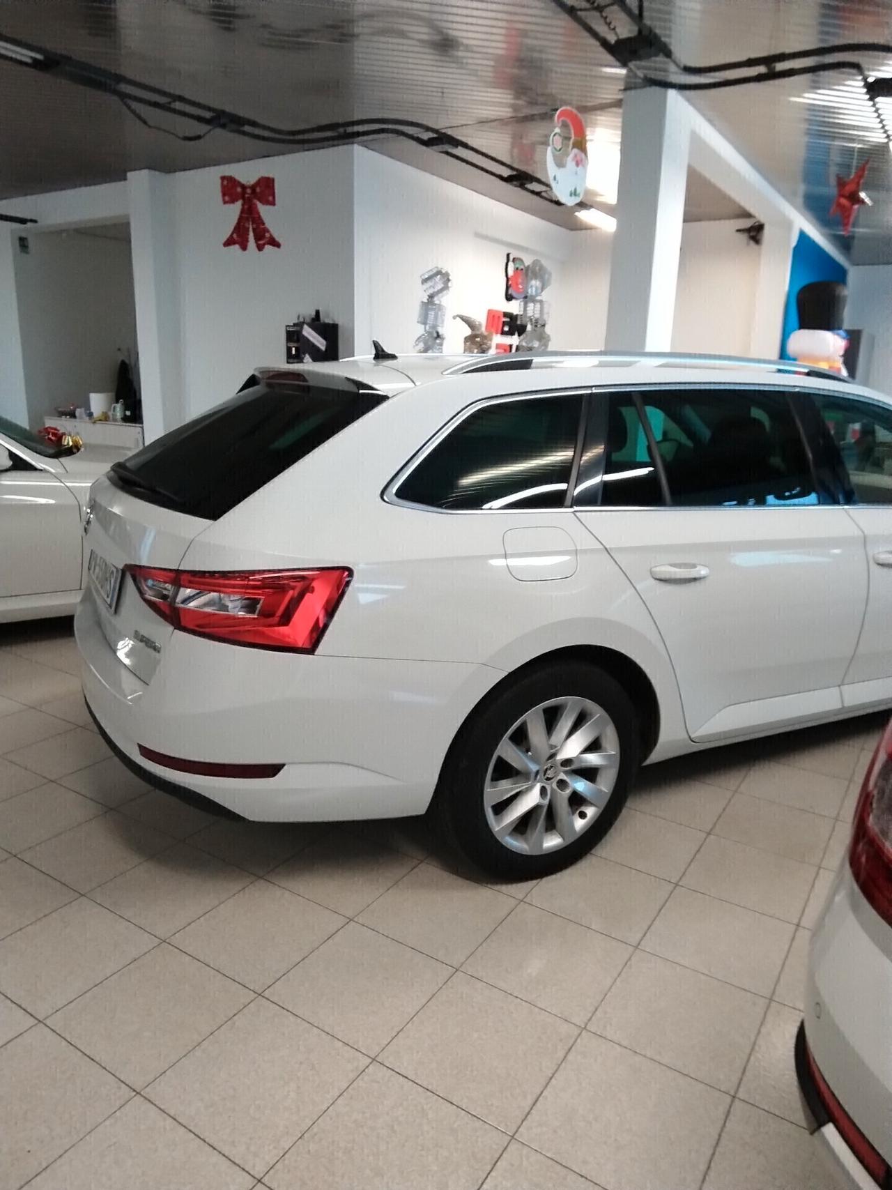 Skoda Superb 1.6 TDI DSG Wagon Ambition Neopatentati (patente dopo nuovo decreto legge del 14 dicembre 2024)