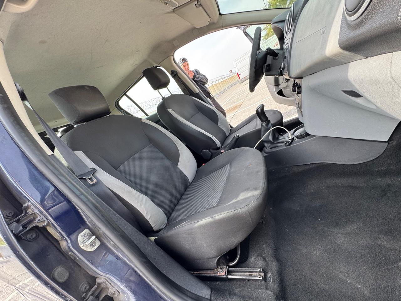 DACIA SANDERO 1.2 BENZINA 75CV NEO PATENTATI 12 MESI DI GARANZIA