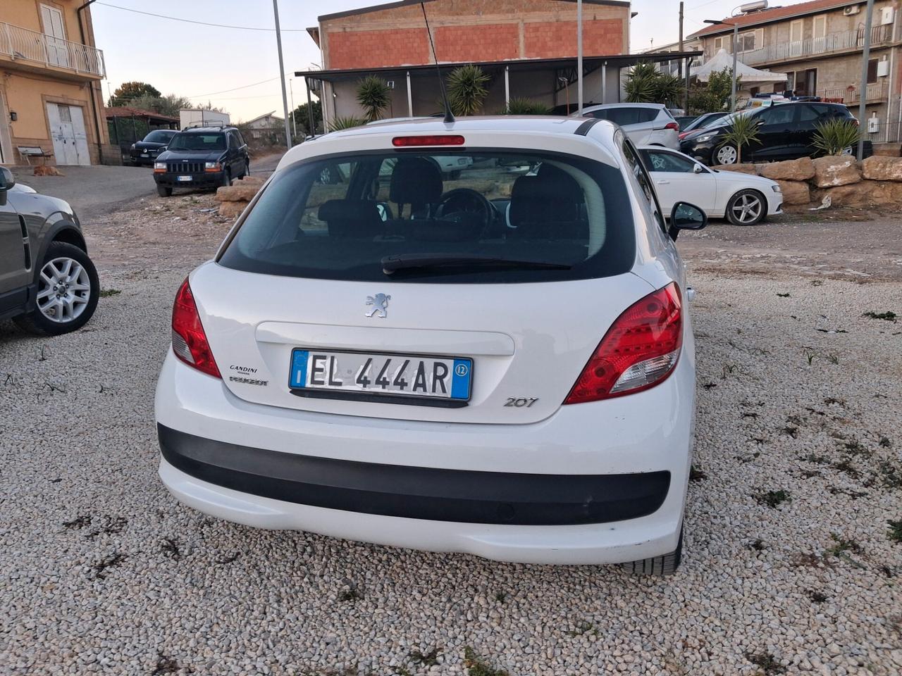 Peugeot 207 1.4 HDi 70CV 5p. Allure