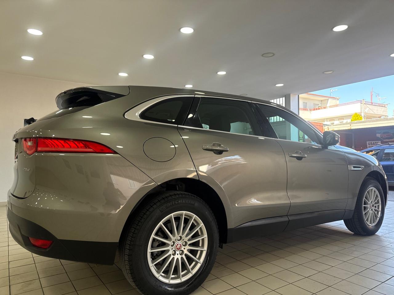 Jaguar F-Pace 2020 180 cv portfolio