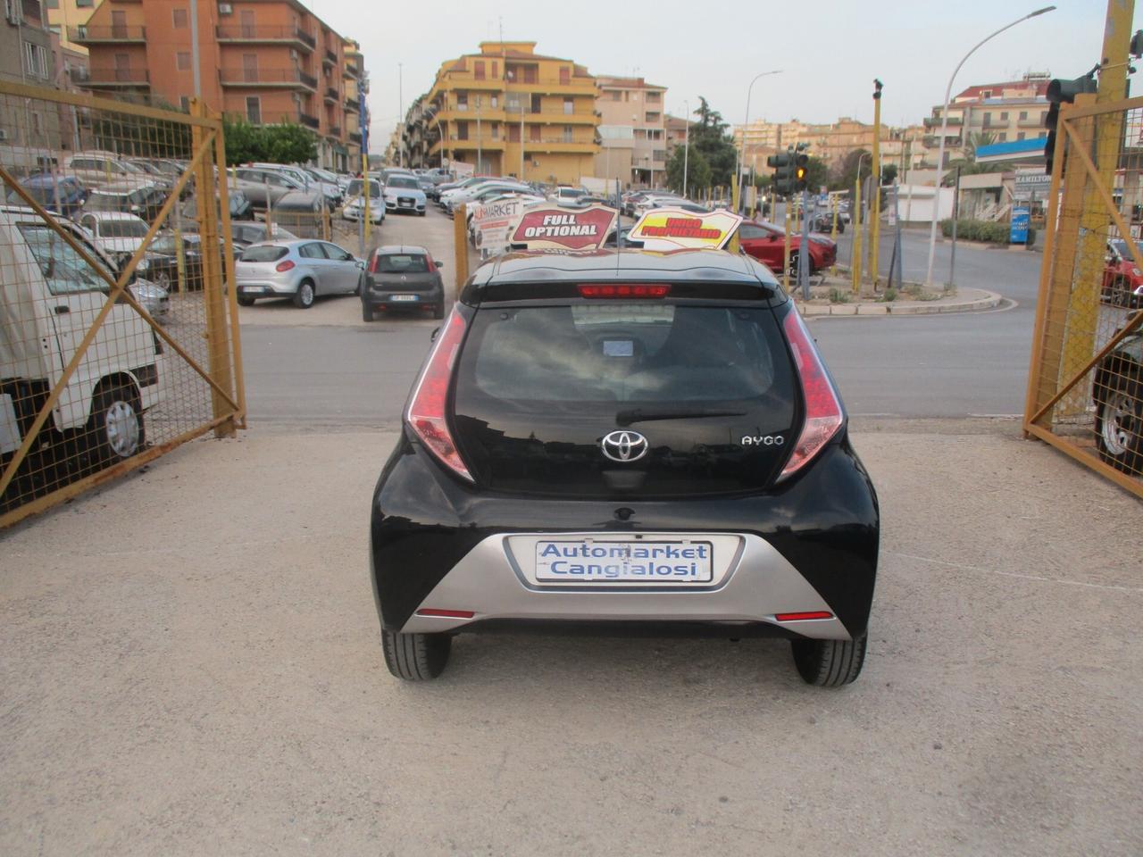 Toyota Aygo 1.0 VVT 5 porte STRAFULL!! 2015