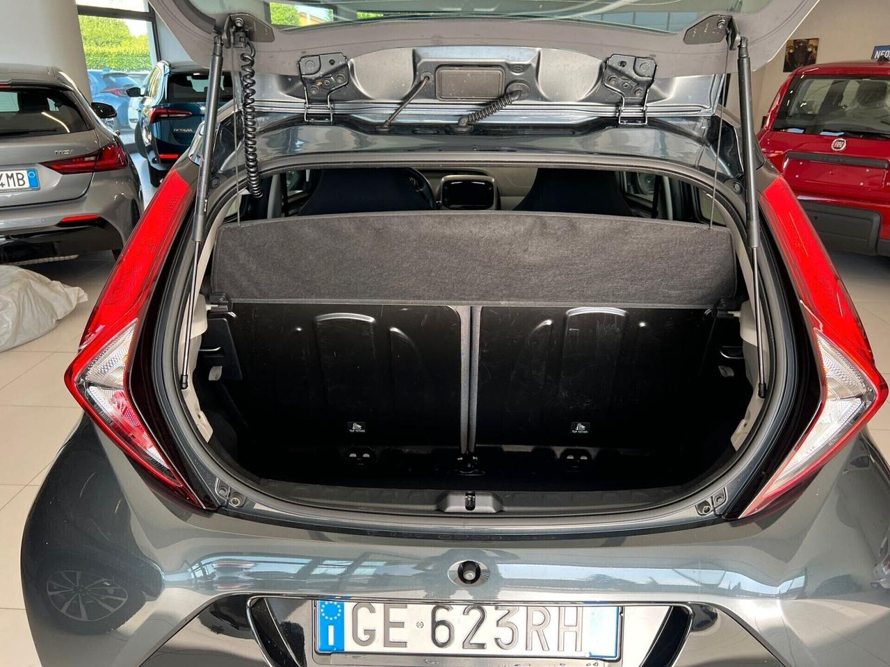 Toyota Aygo Connect 1.0 VVT-i 72 CV 5 porte x-fun