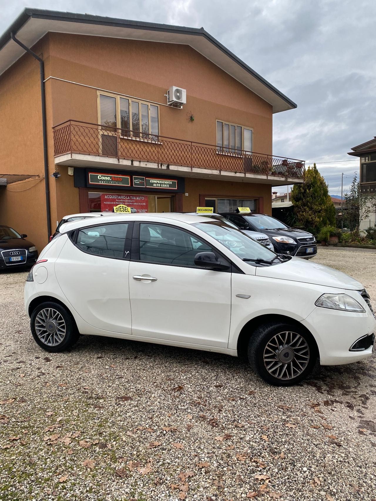 Lancia Ypsilon 1.2 69 CV 5 porte S&S Platinum