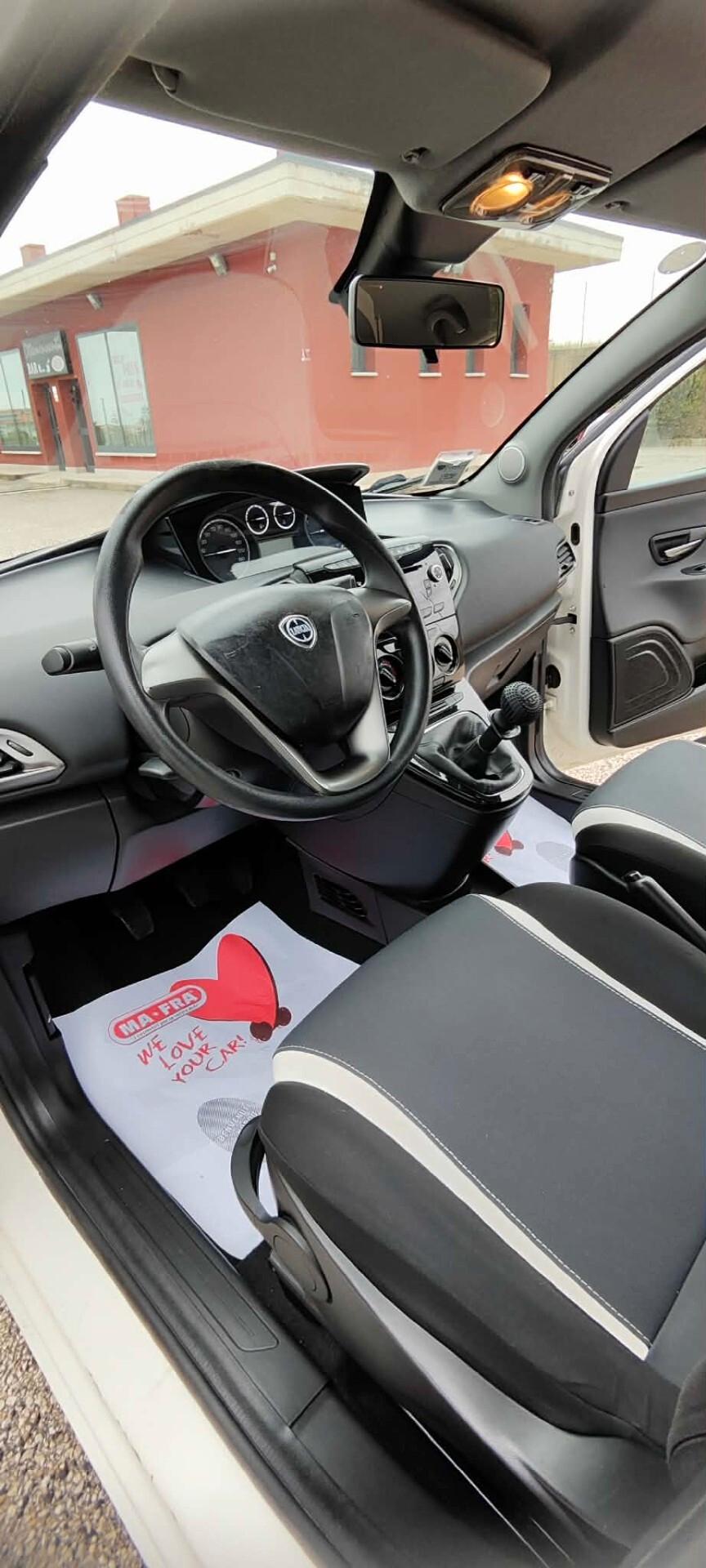 Lancia Ypsilon 0.9 TwinAir 85 CV 5 porte Metano Ecochic Gold