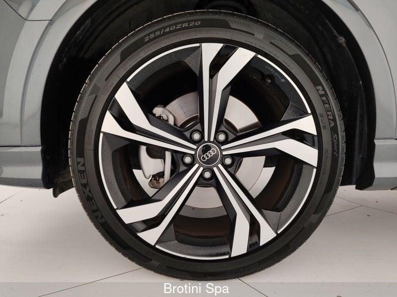 Audi Q3 Q3 45 TFSI e S tronic Identity Black