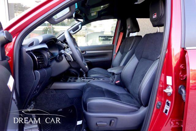 TOYOTA Hilux 2.8 D-4D A/T 4WD 4 porte Double Cab GR SPORT