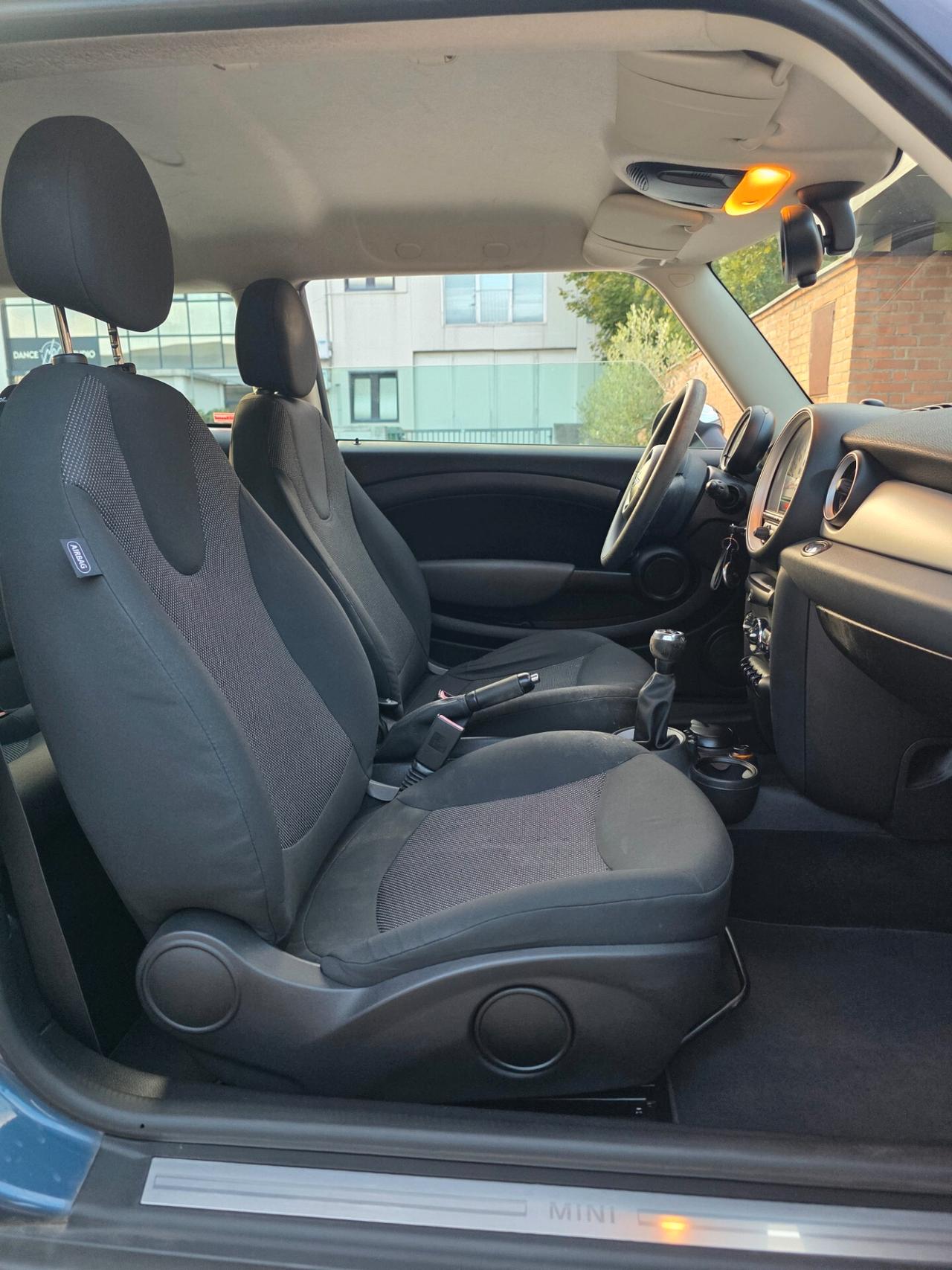 Mini One benzină 1.6 neopatentati euro5B prezzo5200