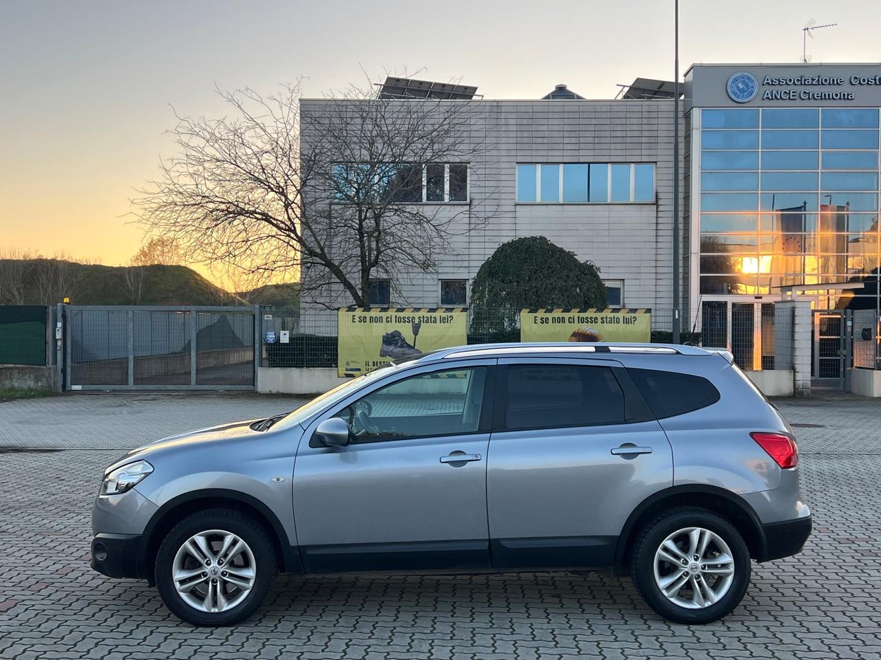 Nissan Qashqai Qashqai+2 2.0 dCi DPF Tekna