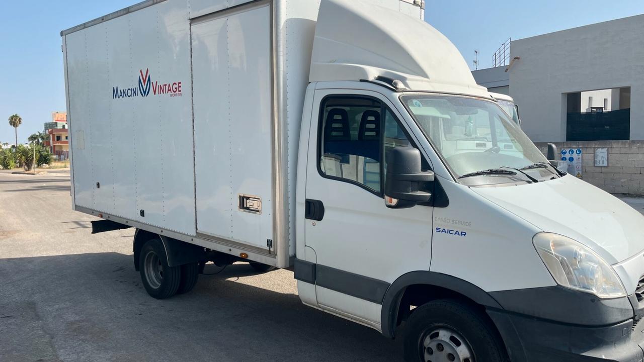 Iveco Daily 35c15L con cassa