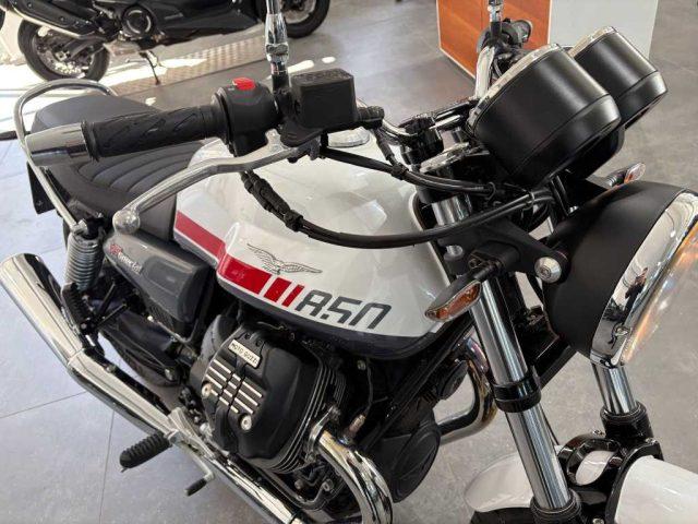 MOTO GUZZI V7 GUZZI - SPECIAL