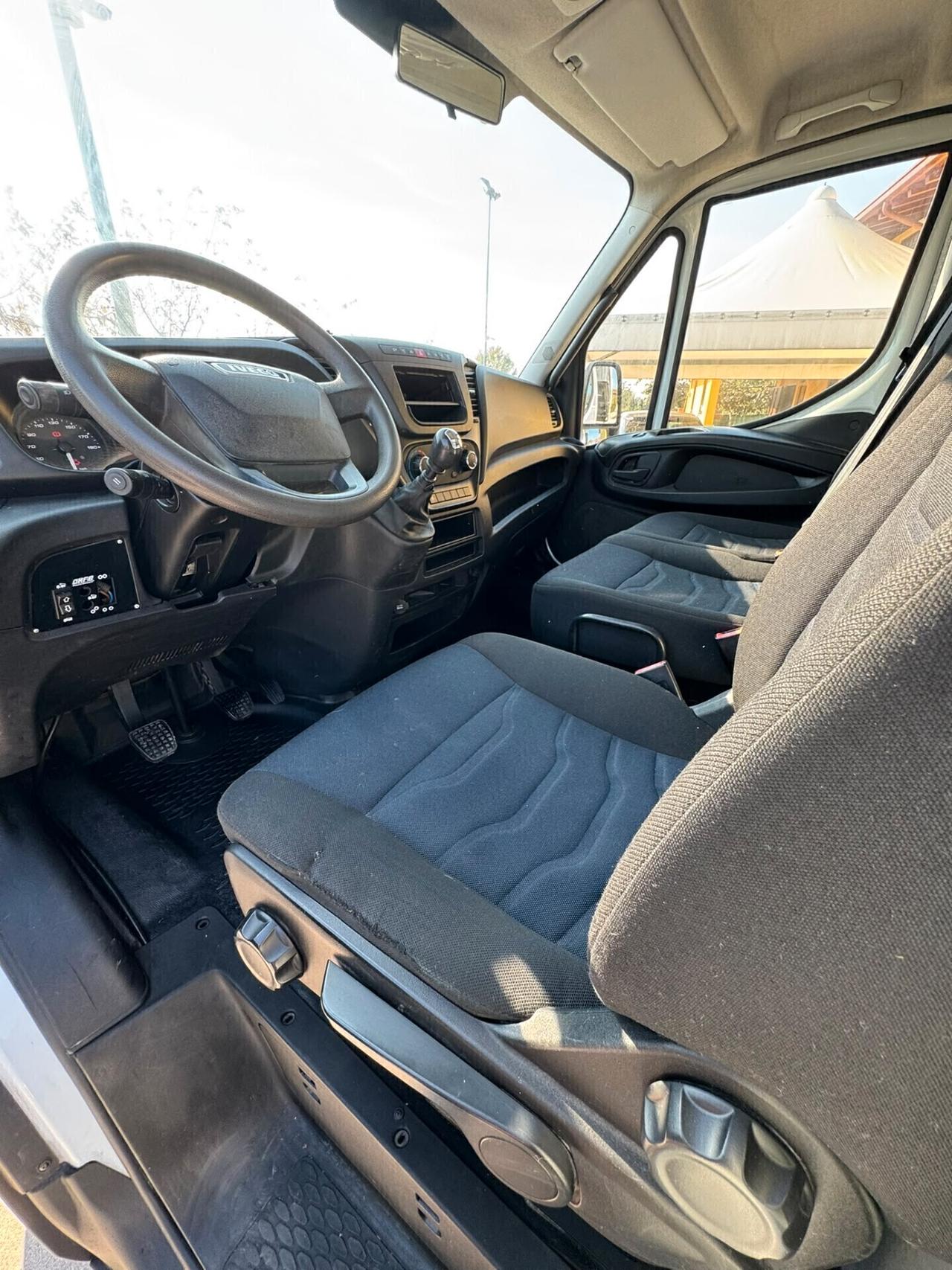 IVECO DAILY RIBALTABILE TRE LATI EURO6 - COME NUOVO