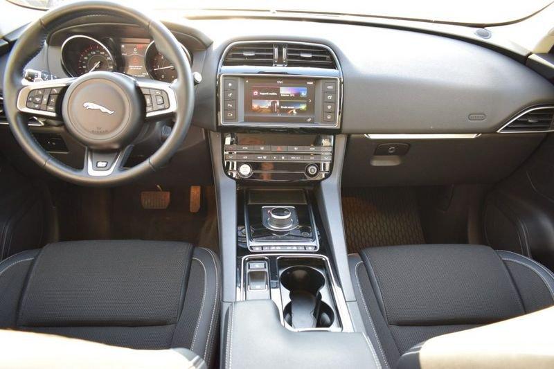 Jaguar F-Pace 2.0 D 180 CV AWD aut. R-Sport MOTORE NUOVO