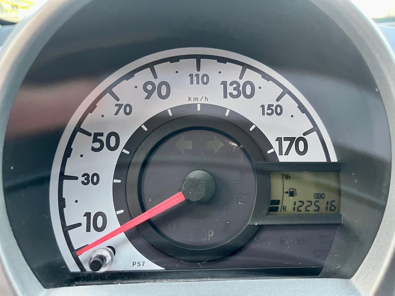 Toyota Aygo 1.0benz 2011 122.000km perfetta per neopatentati