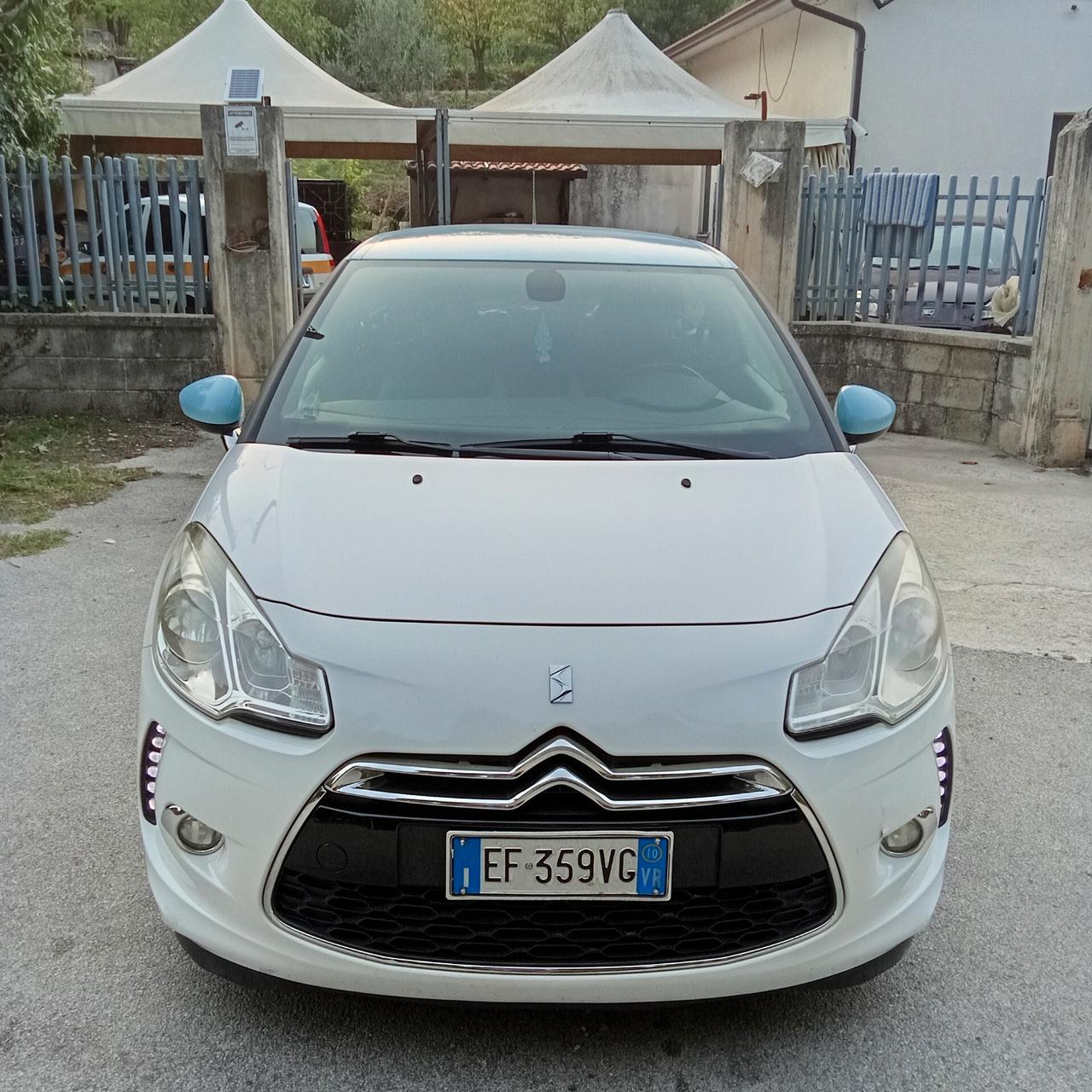 DS3 3 1.4 HDi 70 Just Black 011