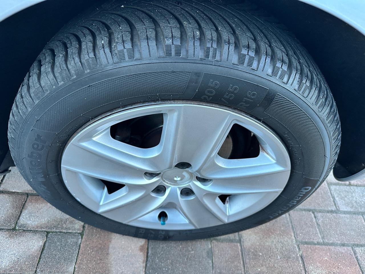 Volkswagen Golf 1.6 Benzina Comfortline