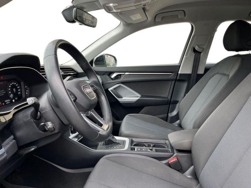 Audi Q3 35 1.5 tfsi Business Advanced s-tronic