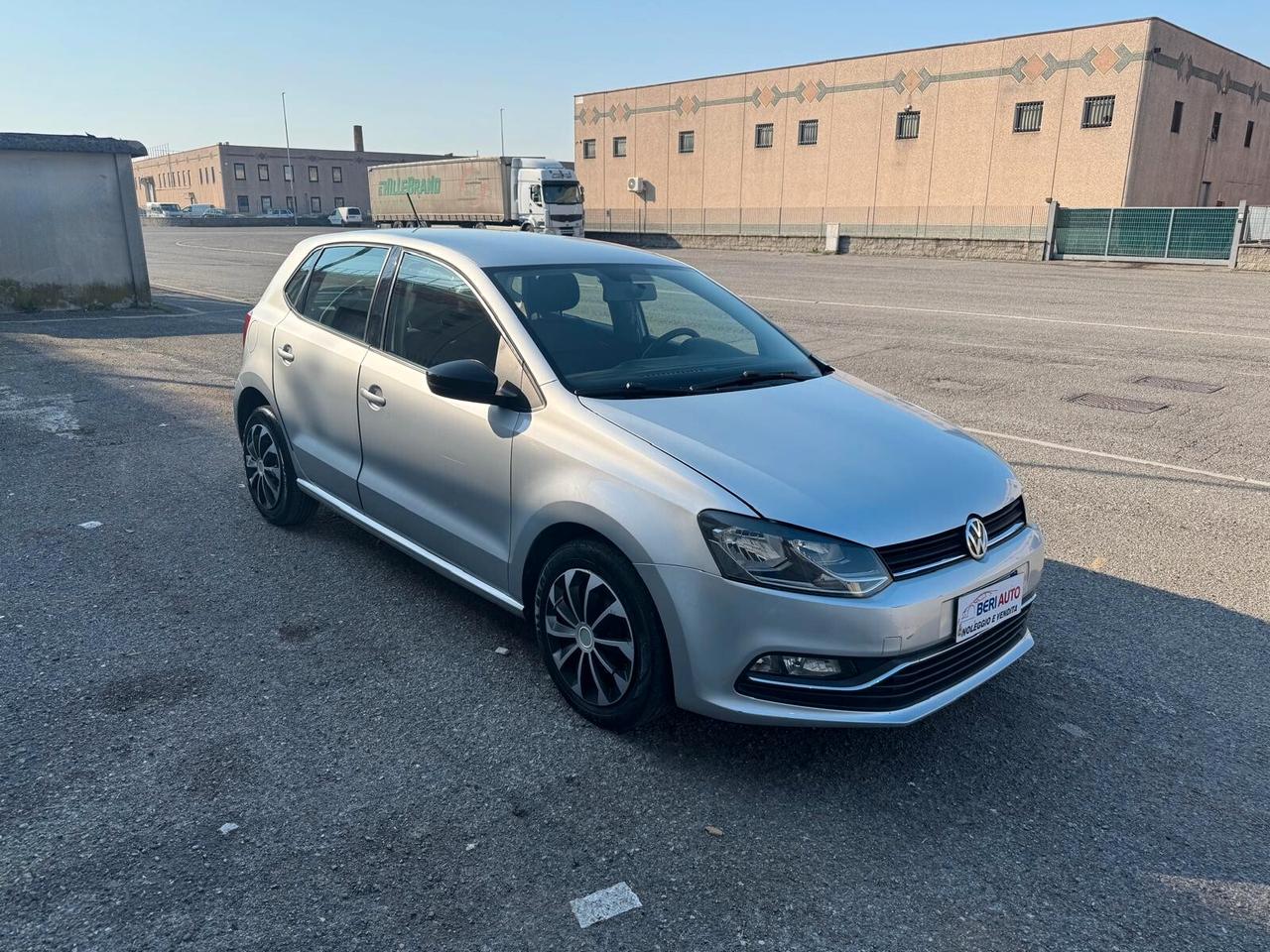 Volkswagen Polo 5 porte adatta neopatentati