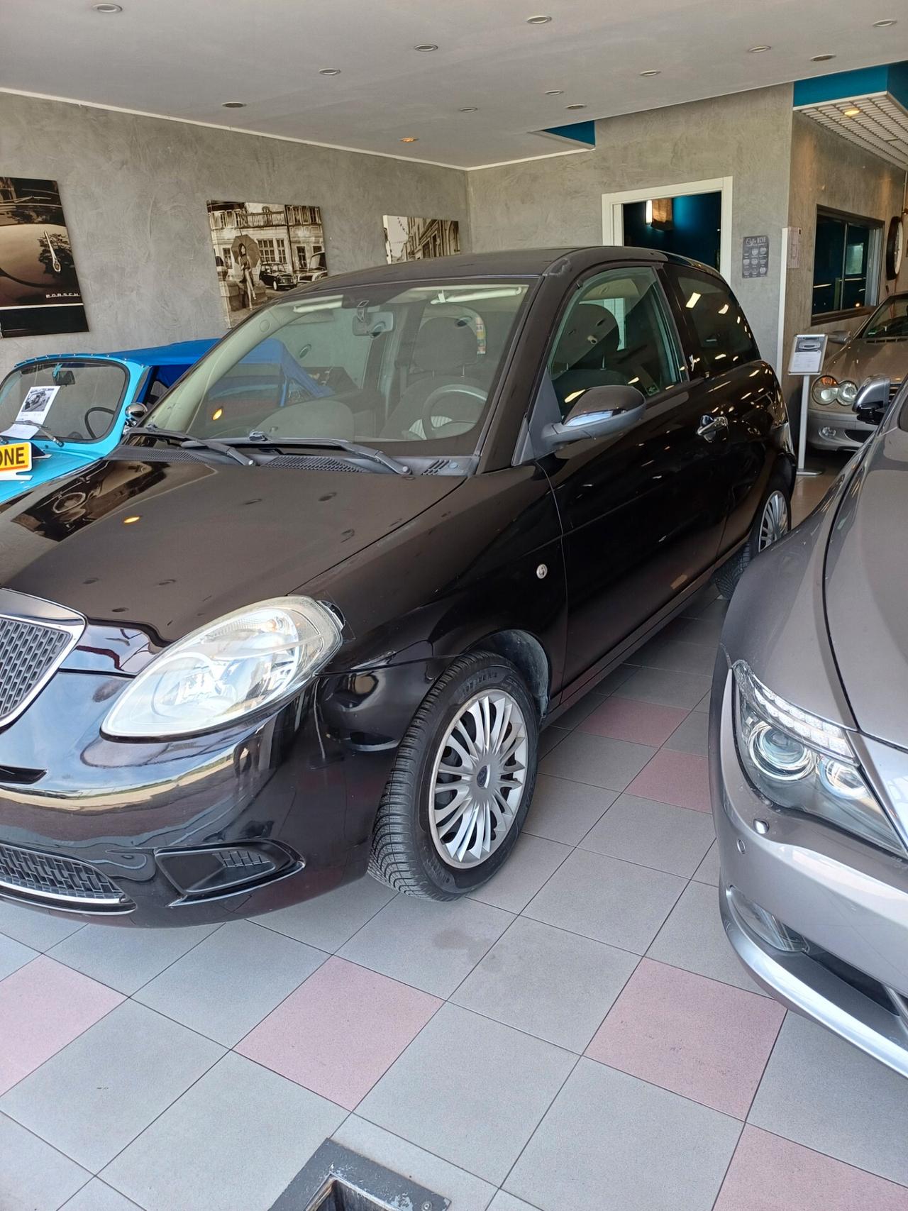 Lancia Ypsilon 1.2 Argento