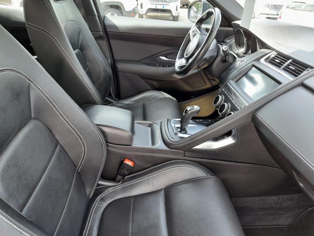 JAGUAR E-Pace (X540) E-Pace 2.0D 150 CV A...
