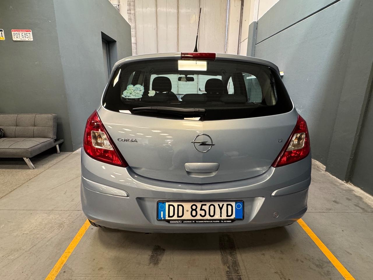 Opel Corsa 1.2 5 porte Cosmo