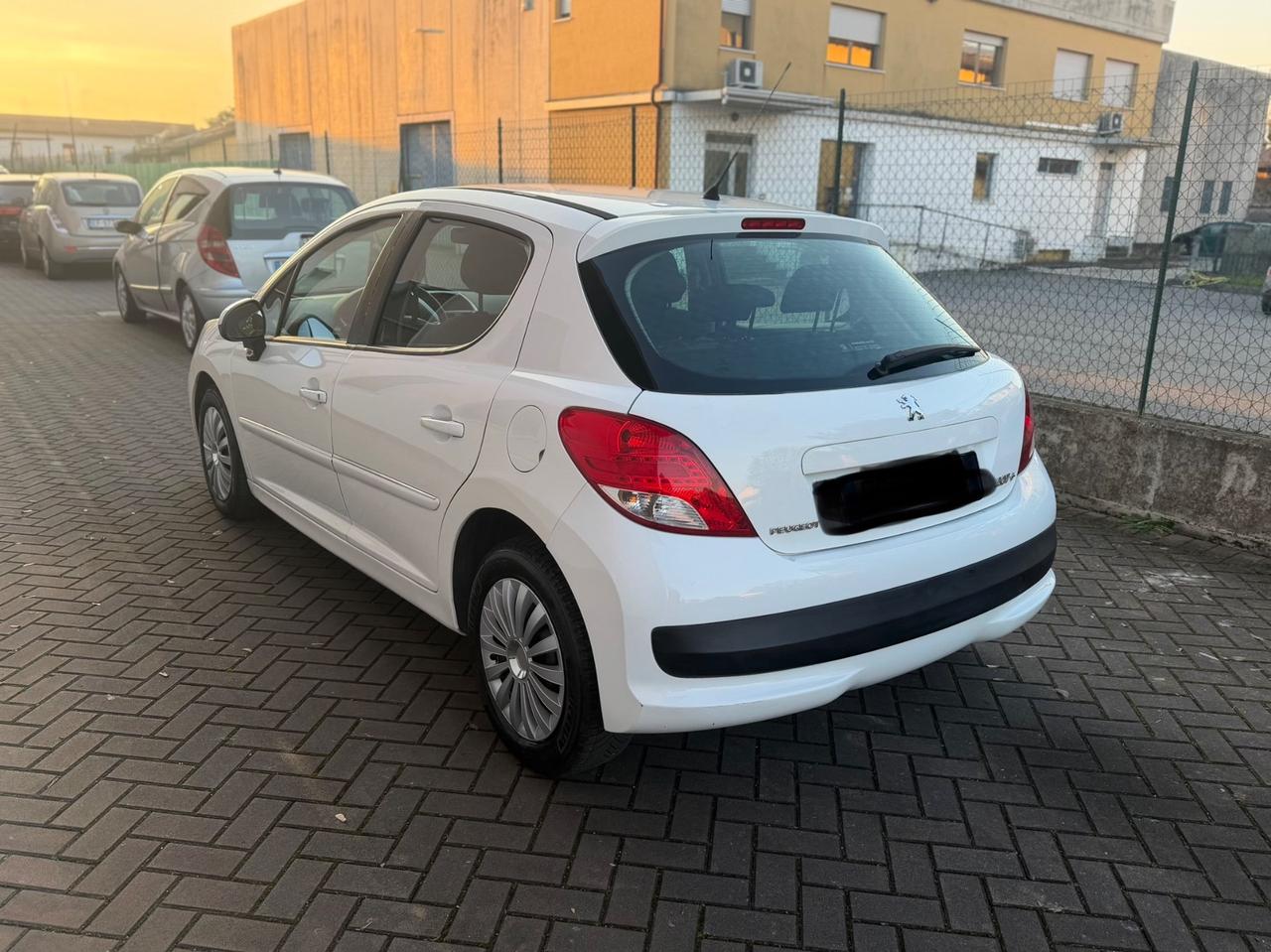 Peugeot 207 Plus 1.4 8V 75CV 5p. ECO GPL