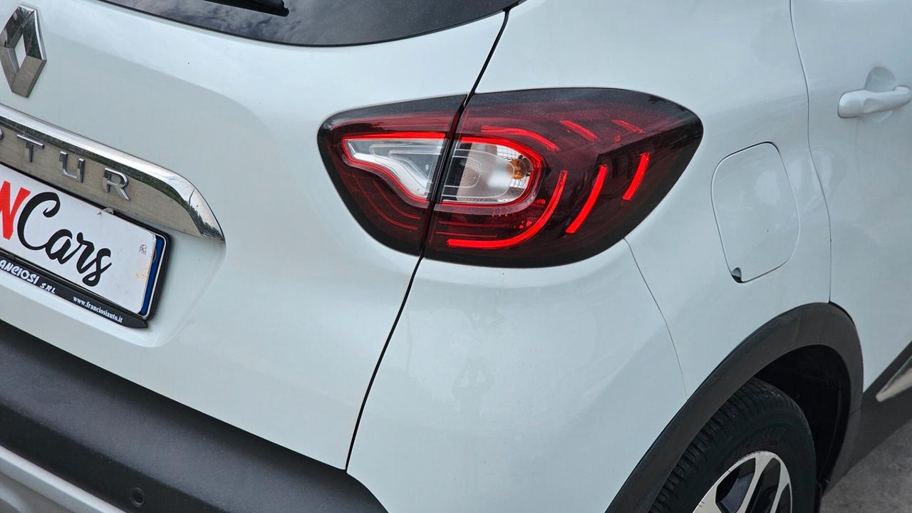 Renault Captur dCi 8V 90 CV EDC Initiale Paris
