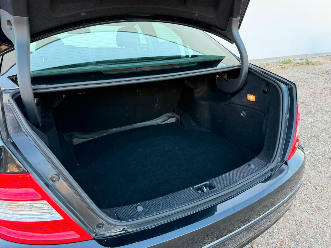 Mercedes-benz C 220 CDI Elegance SOLO 83000KM