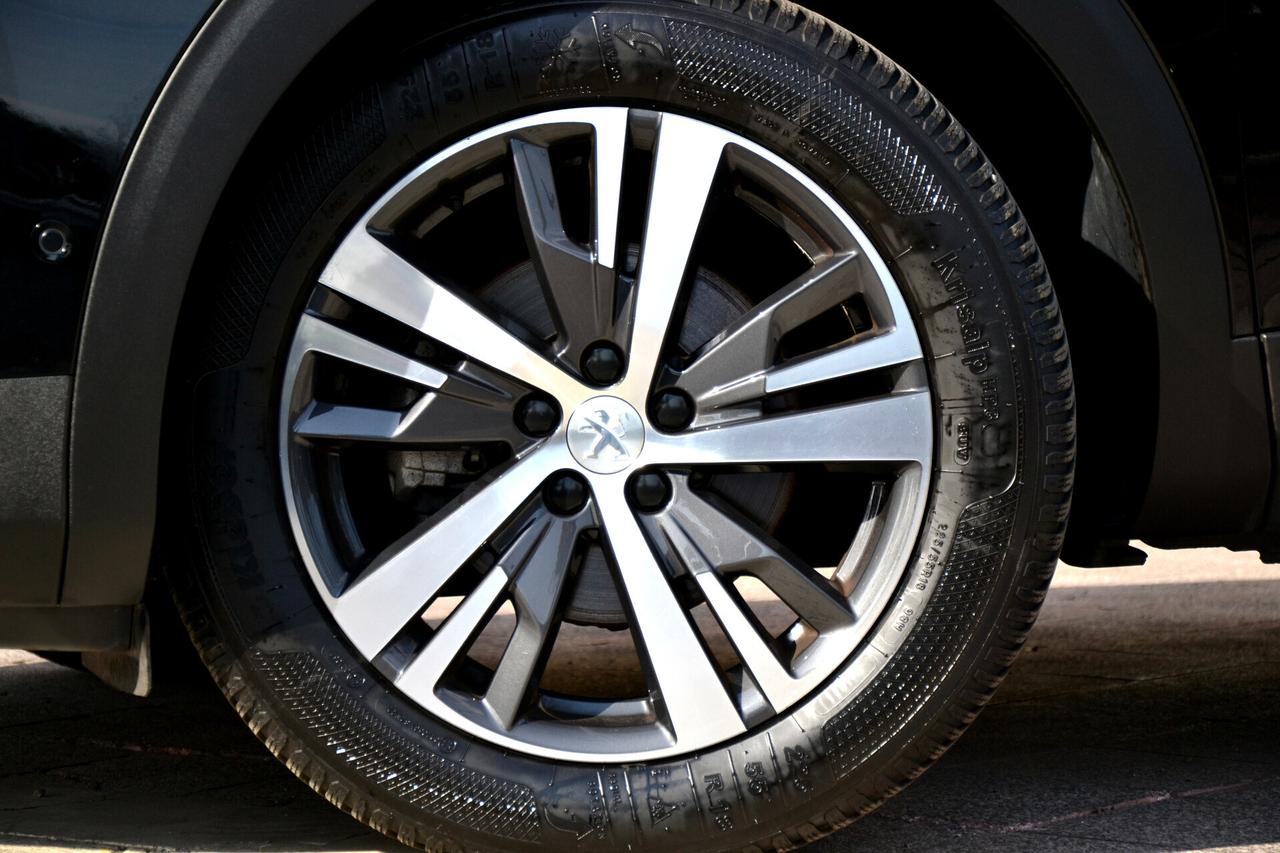 Peugeot 3008 1.5 HDi 130CV EAT8 ALLURE NAV+PEL+RCAM+LED+CRUISE