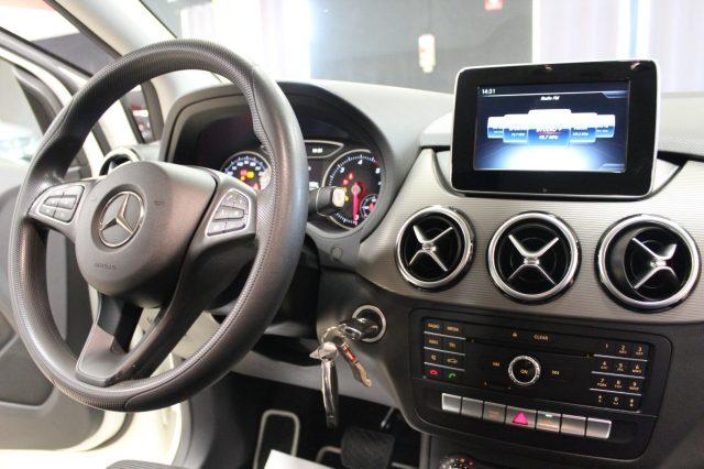 MERCEDES-BENZ B 180 d AUT.-NAVI-CAMERA-ECC... "OK NEOPATENTATI"