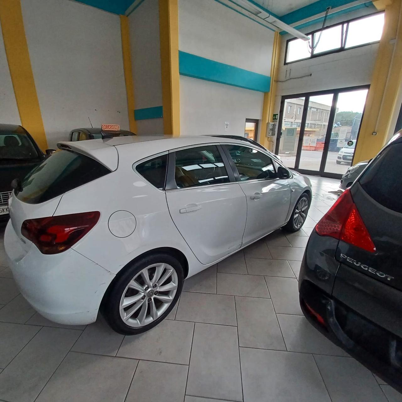 FULL OPTIONAL NEOPATENTATI ASTRA 1.7 TDI