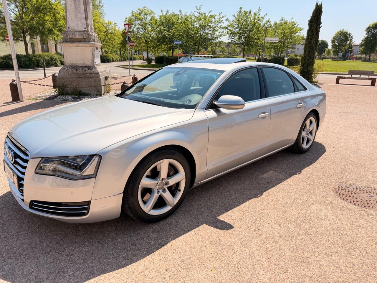 AUDI A8 4.2 V8 FSI quattro KM 113mila tetto frigo consolato ITA