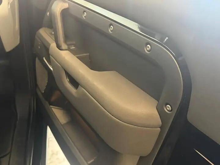 Land Rover Defender 90 3.0D I6 200 CV AWD Auto SE
