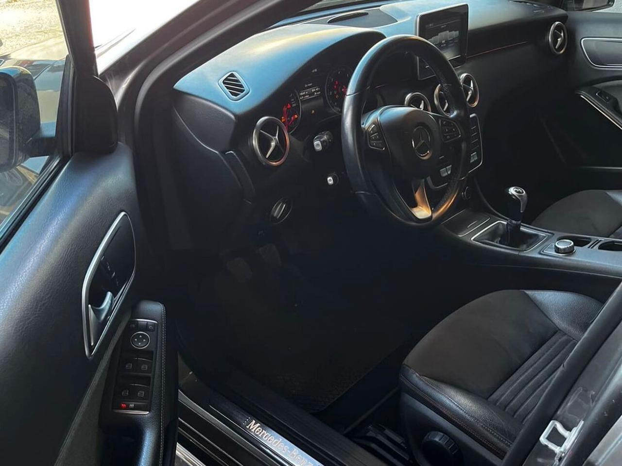 Mercedes-benz A 180 d Premium