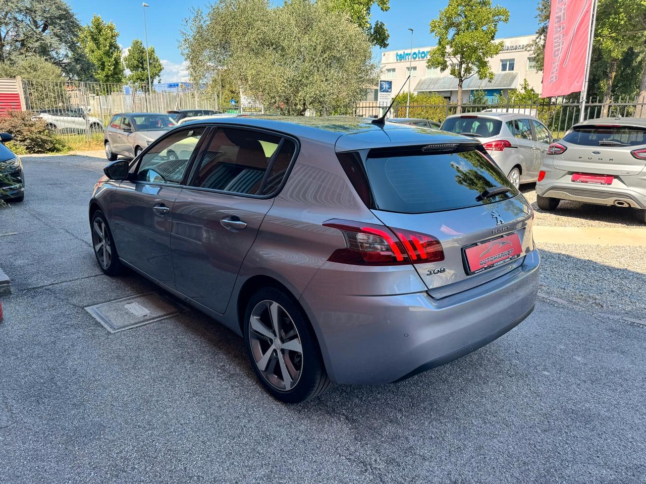 Peugeot 308 PureTech Turbo 110cv Allure